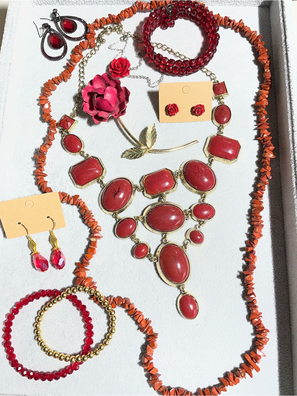 10pcs Red Gold Tone Mixed Necklaces Earrings Bracelets Lot